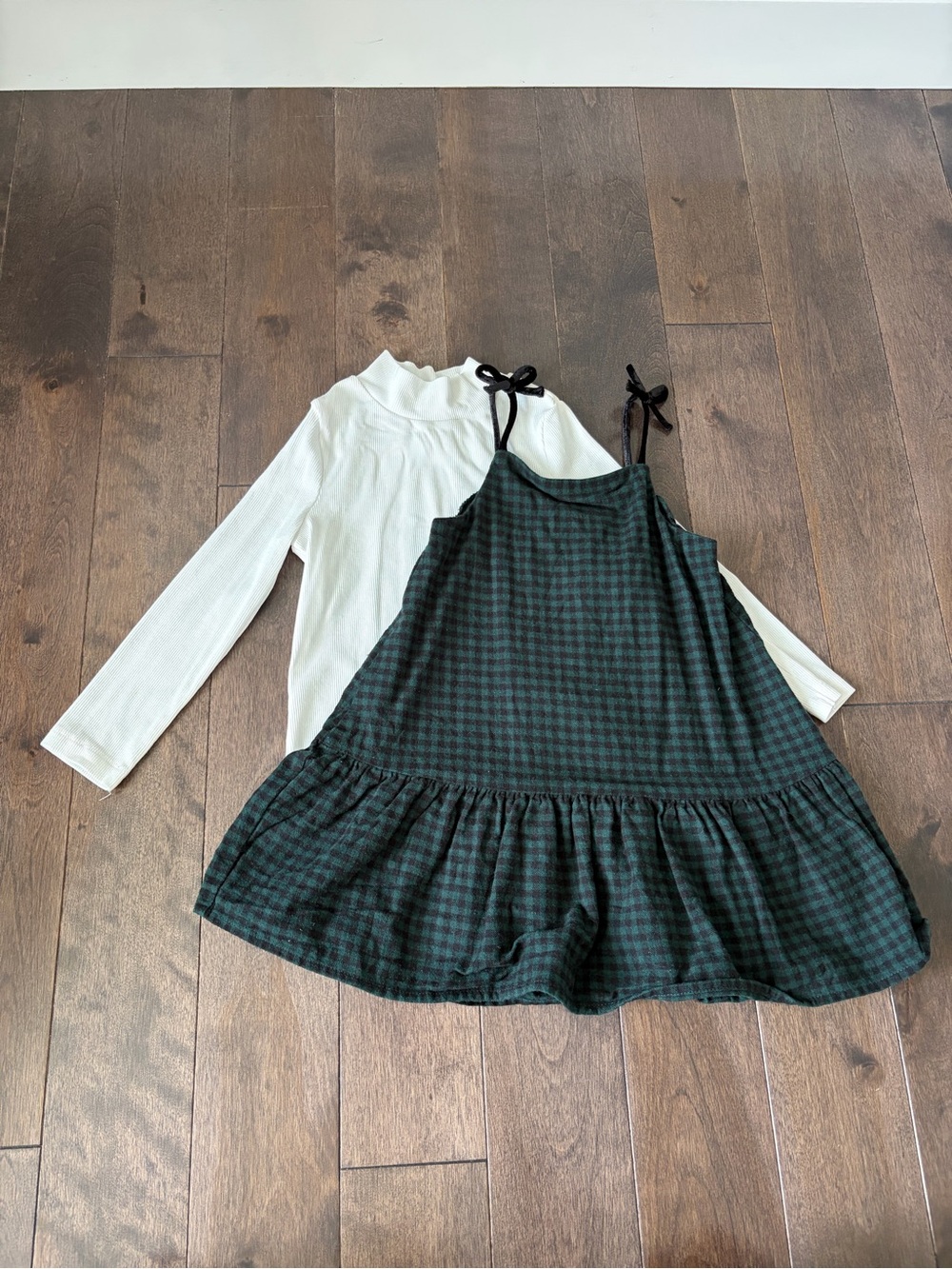 Toddler Girl Old Navy Mock Neck White Top with Black & Green Plaid Dress Set 3T